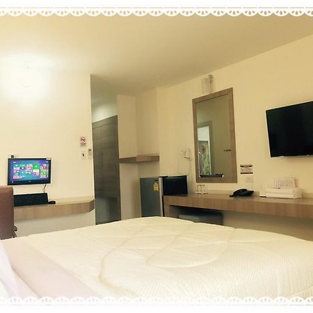 P.A. Thani Hotel Nakhon Sawan Extérieur photo