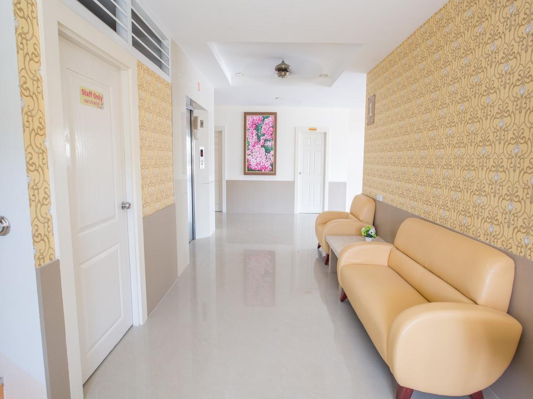 P.A. Thani Hotel Nakhon Sawan Extérieur photo