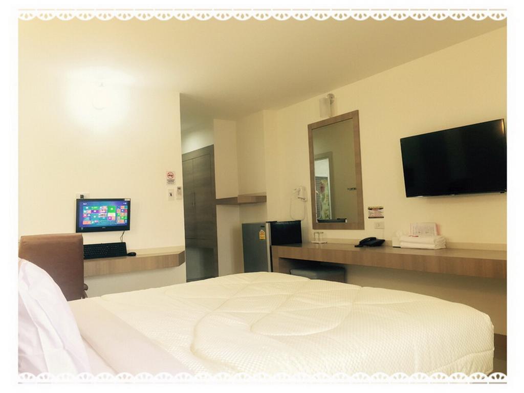 P.A. Thani Hotel Nakhon Sawan Extérieur photo