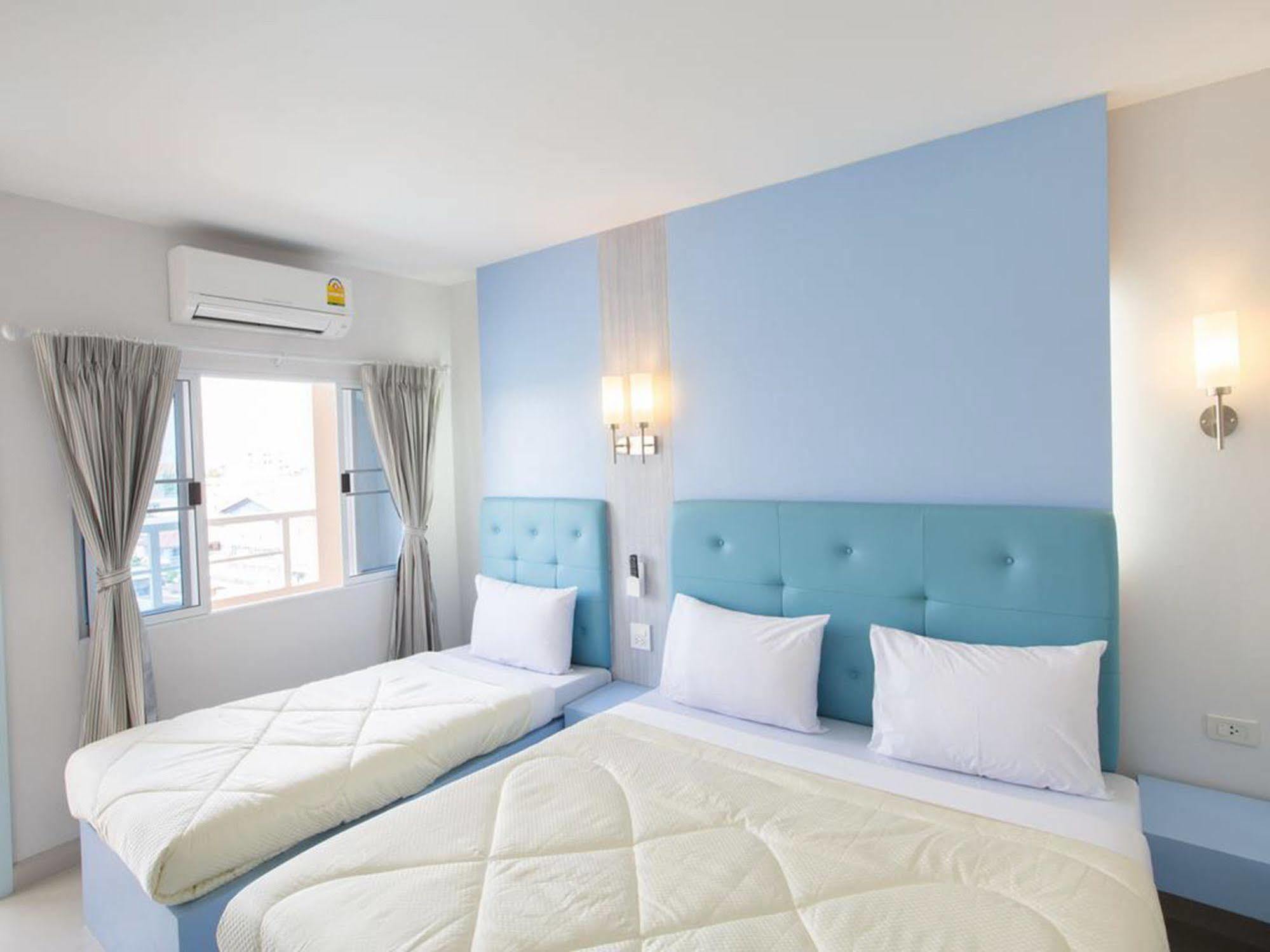 P.A. Thani Hotel Nakhon Sawan Extérieur photo
